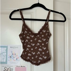 Lace trim bandana floral cropped cami, Hollister, size: XS
